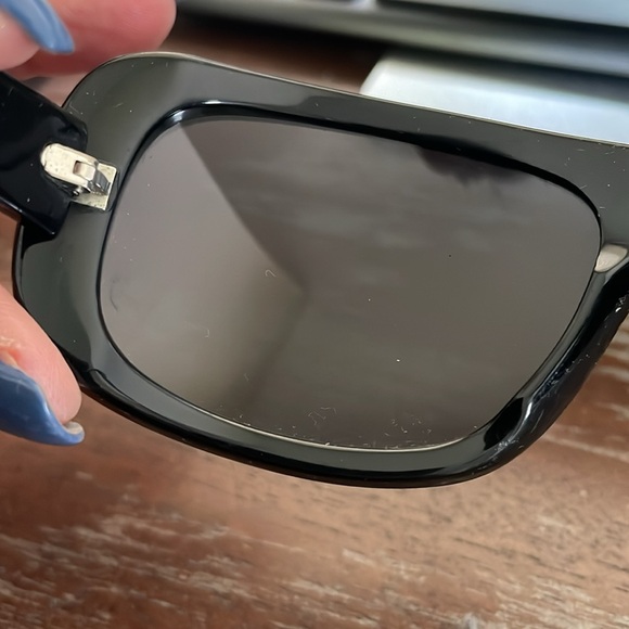 Smith black sunglasses unisex with case and cloth. No size or style listed. - Picture 8 of 16